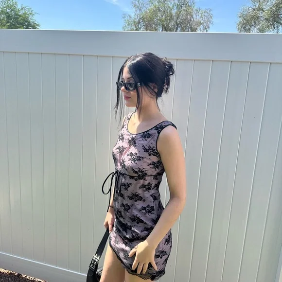 🩷🖤LACE DRESS🖤🩷 - Picture 2 of 3